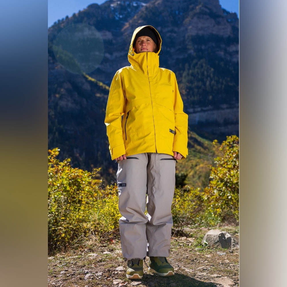 SOLD🚫 L1 Premium Goods 2025 UKKA WOMEN'S 20K SHELL JACKET - HOT YELLOW